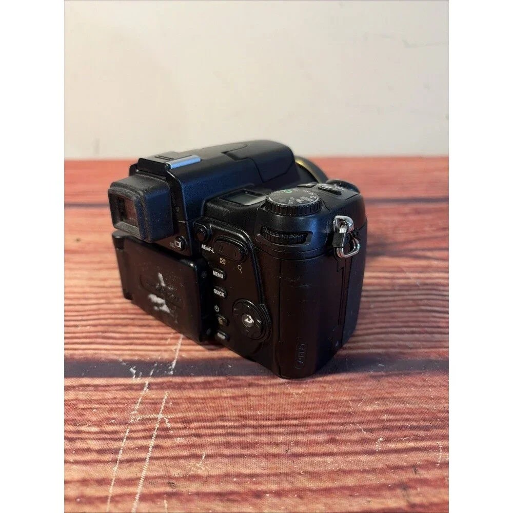 Nikon COOLPIX 8800 VR 8.0MP Digital Camera - Tested & Working